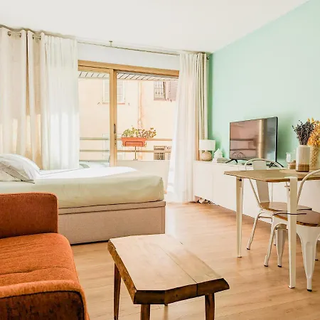 Les Beaux Jours - Calm & Sunny Balcony *